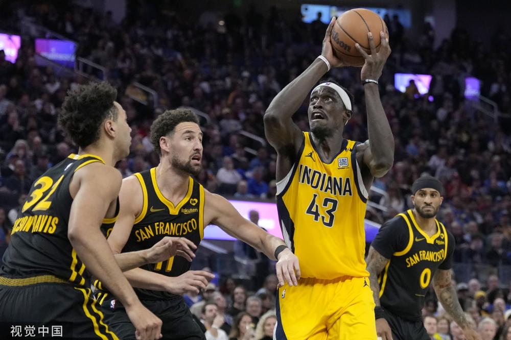 勇士队在防 勇士队在防