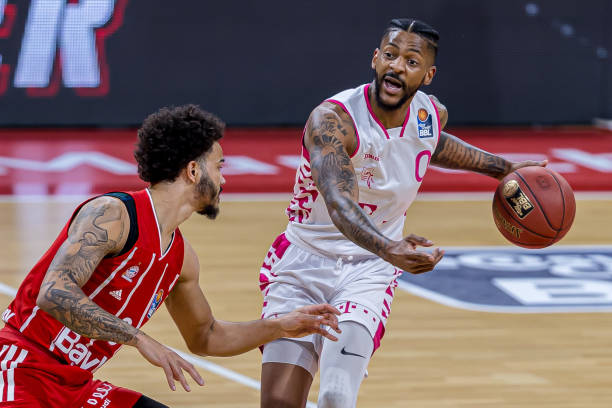 骑士通过强 骑士通过强