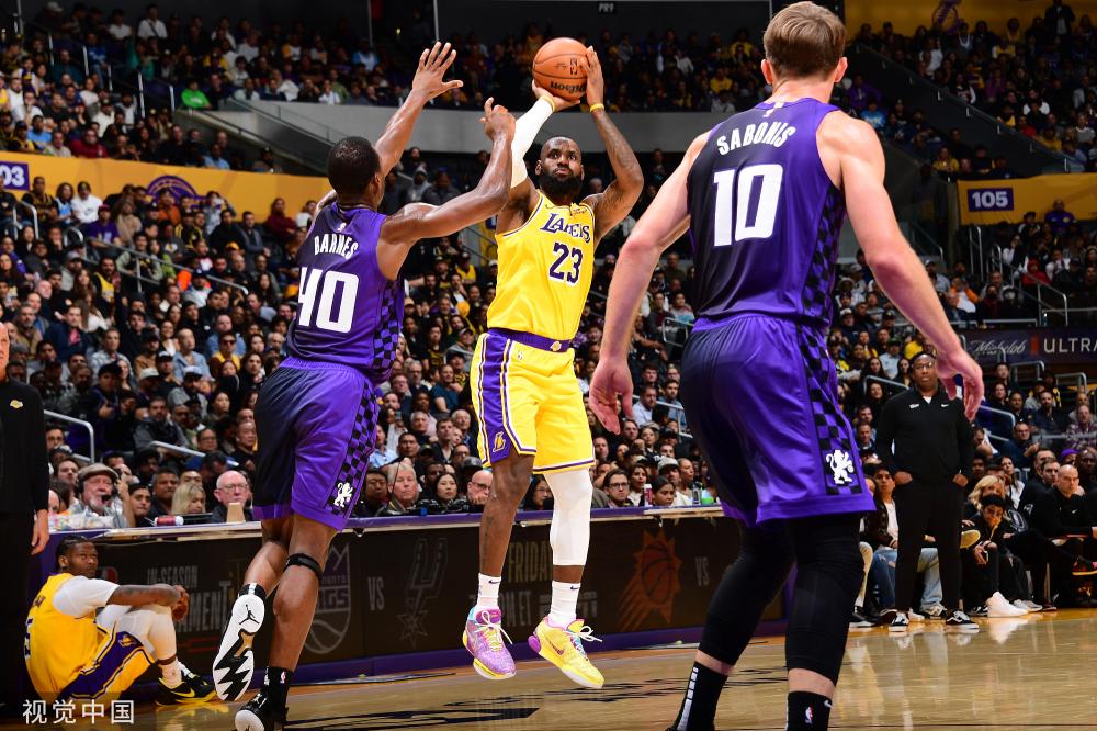 在高密度的 在高密度的