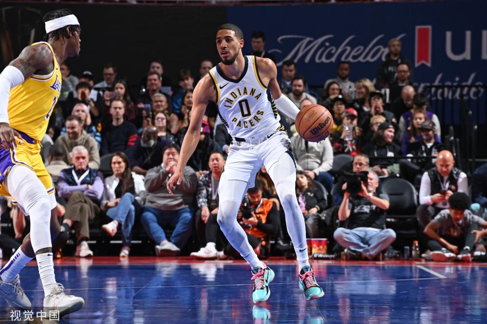 加维在左边 加维在左边