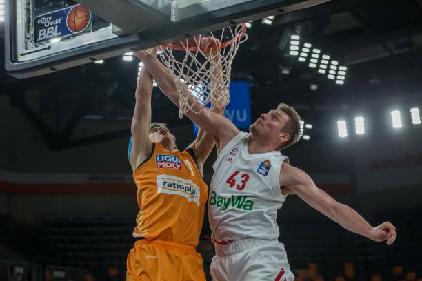 供优秀的球 供优秀的球